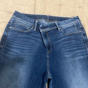 Chicos size 1.5 so slimming girlfriend crop